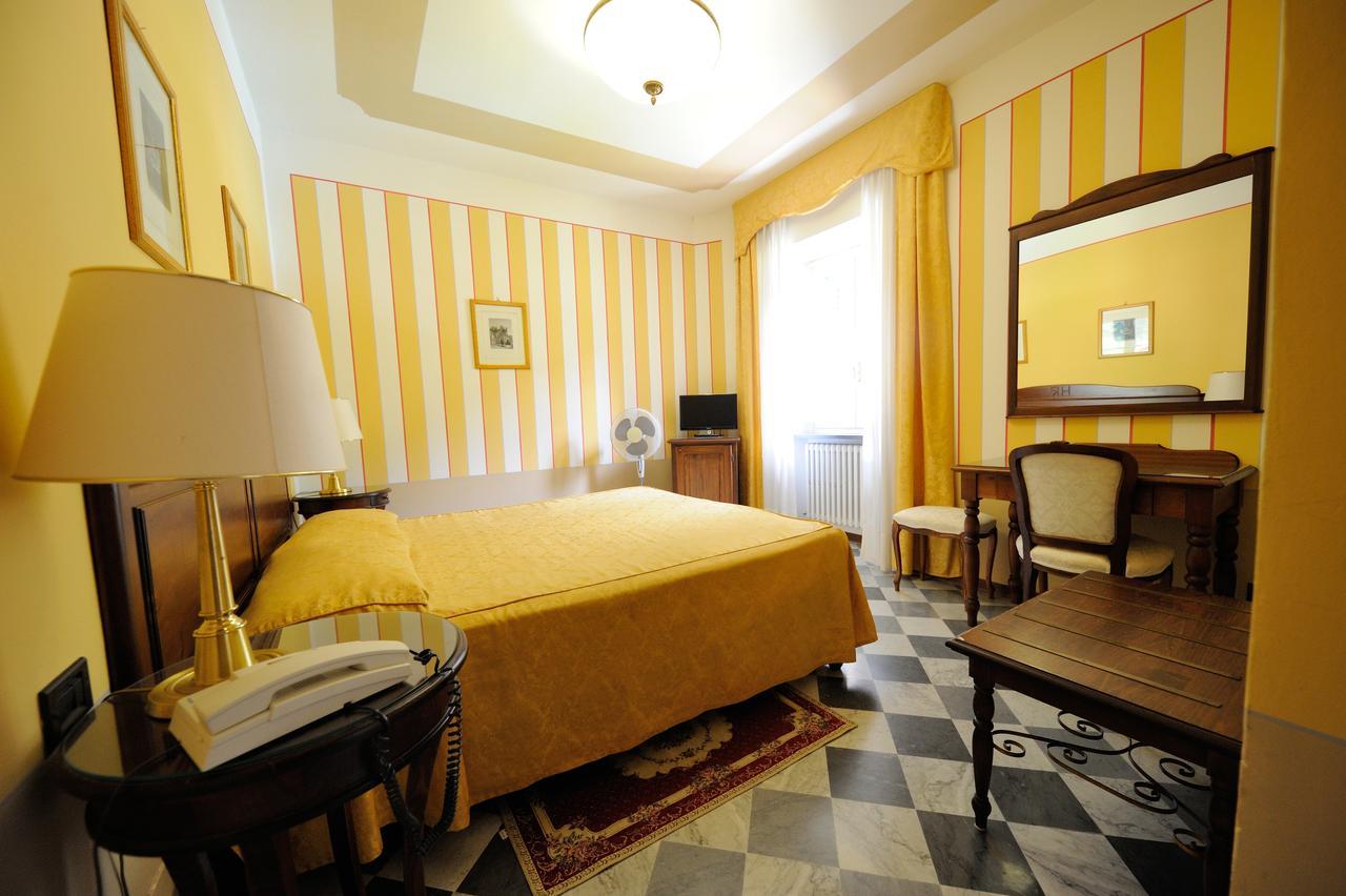Park Hotel Regina - With Air-Condition And Pool Баньї-ді-Лукка Екстер'єр фото